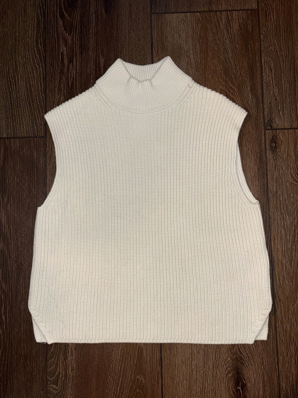 abercrombie sleeveless sweater!